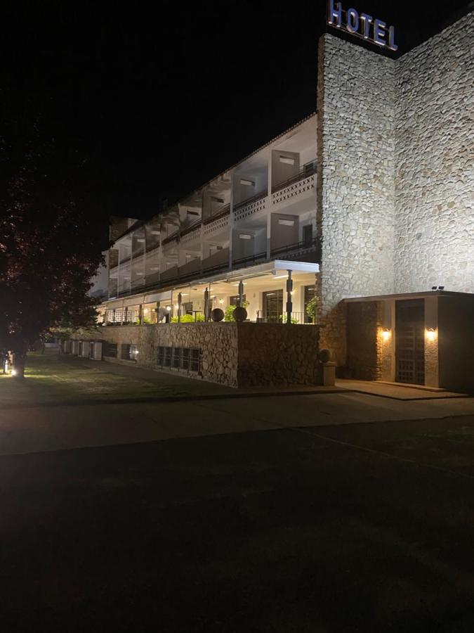 Hotel Las Cigueenas Trujillo Exteriér fotografie